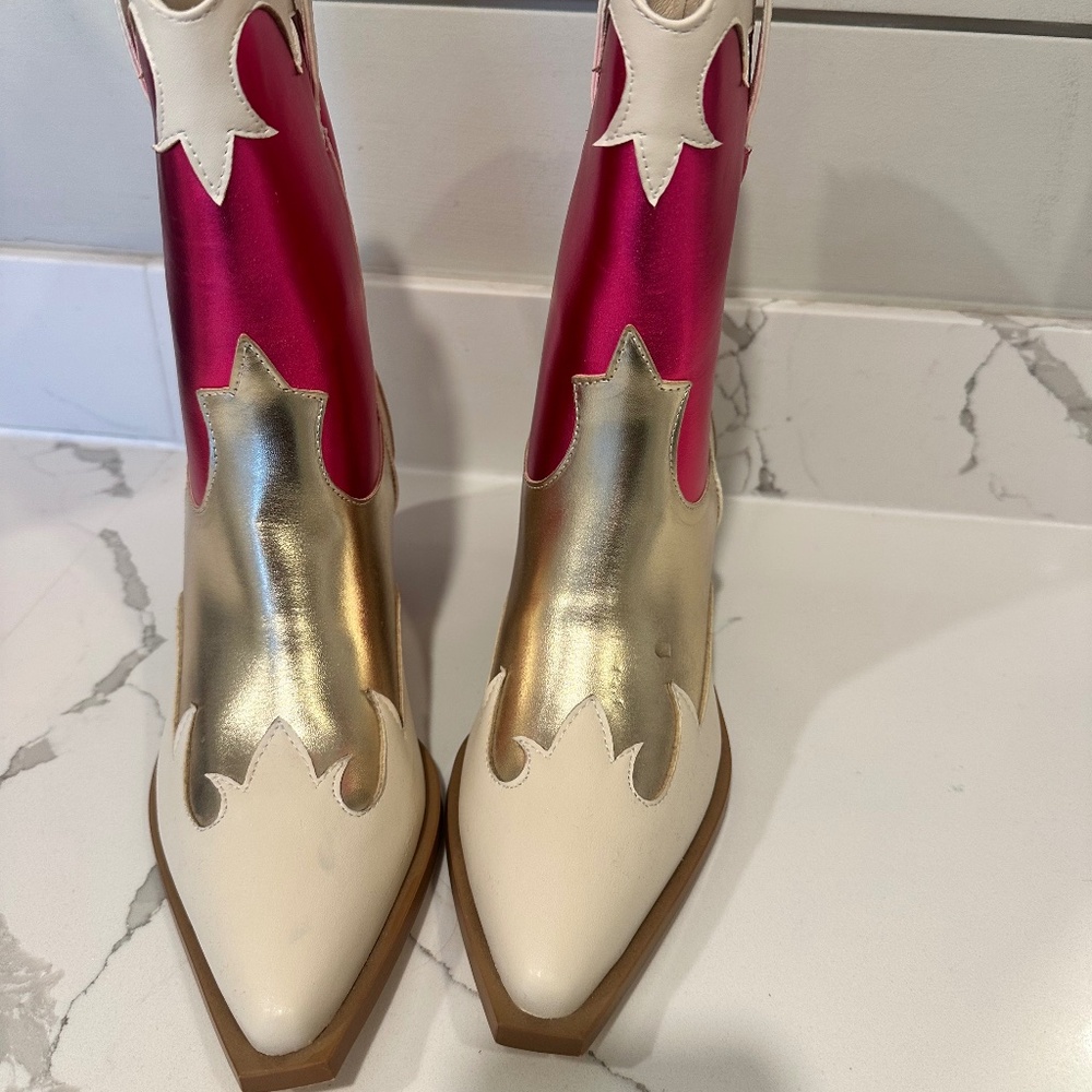 Billini Urie Ankle Boots - Pink, Gold  & Ivory size 9 western